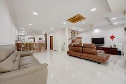 Peakview Estate (D16), Terrace #581900871